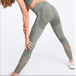 VS Pink Seamless Leggings Like New